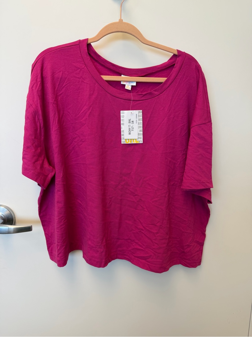 LuLaRoe Short Sleeve Boxy Top in Fuchsia